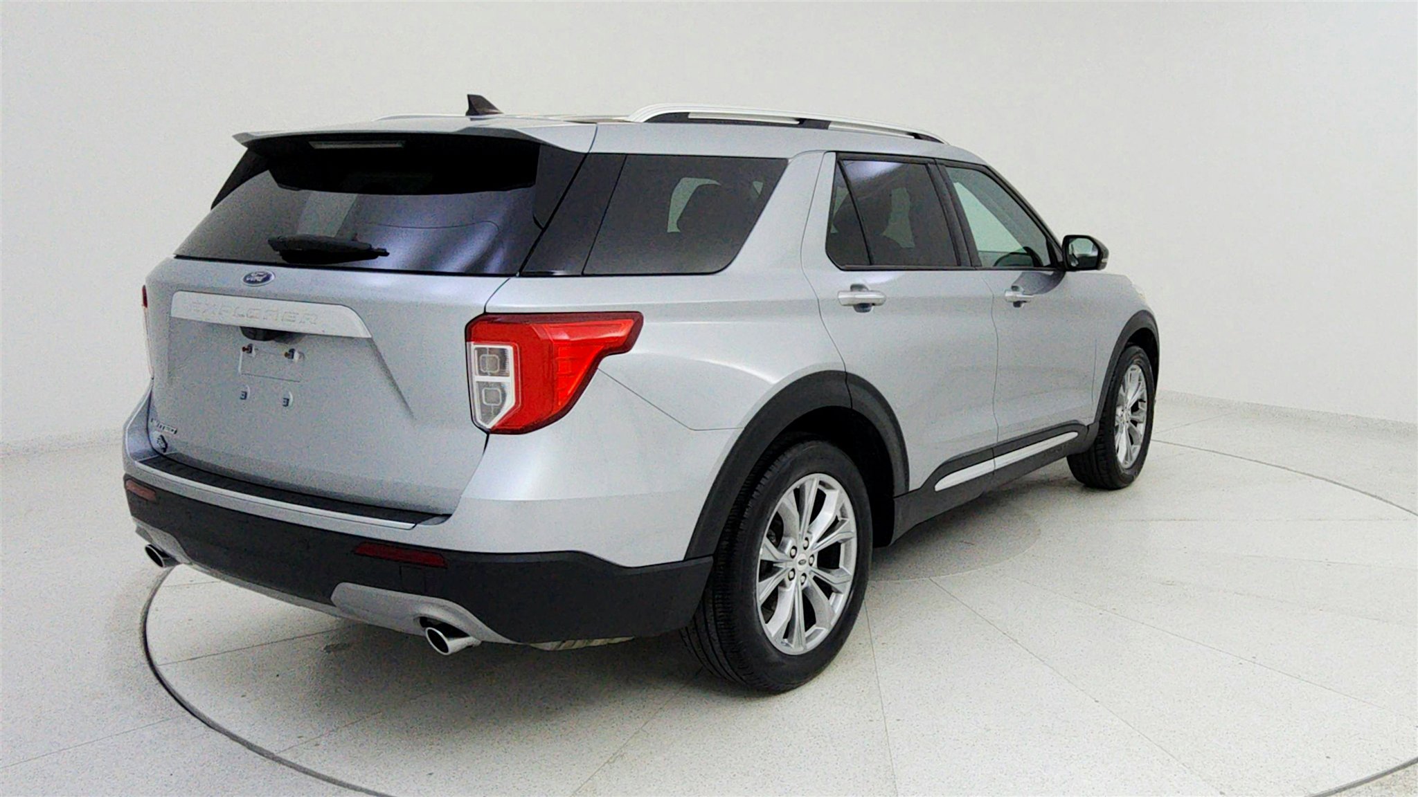 Used 2023 Ford Explorer Limited w/ Equipment Group 301A image 4