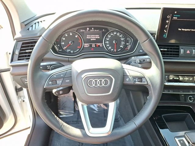 Used 2022 Audi Q5 2.0T Premium w/ Convenience Package AWD/4WD image 16