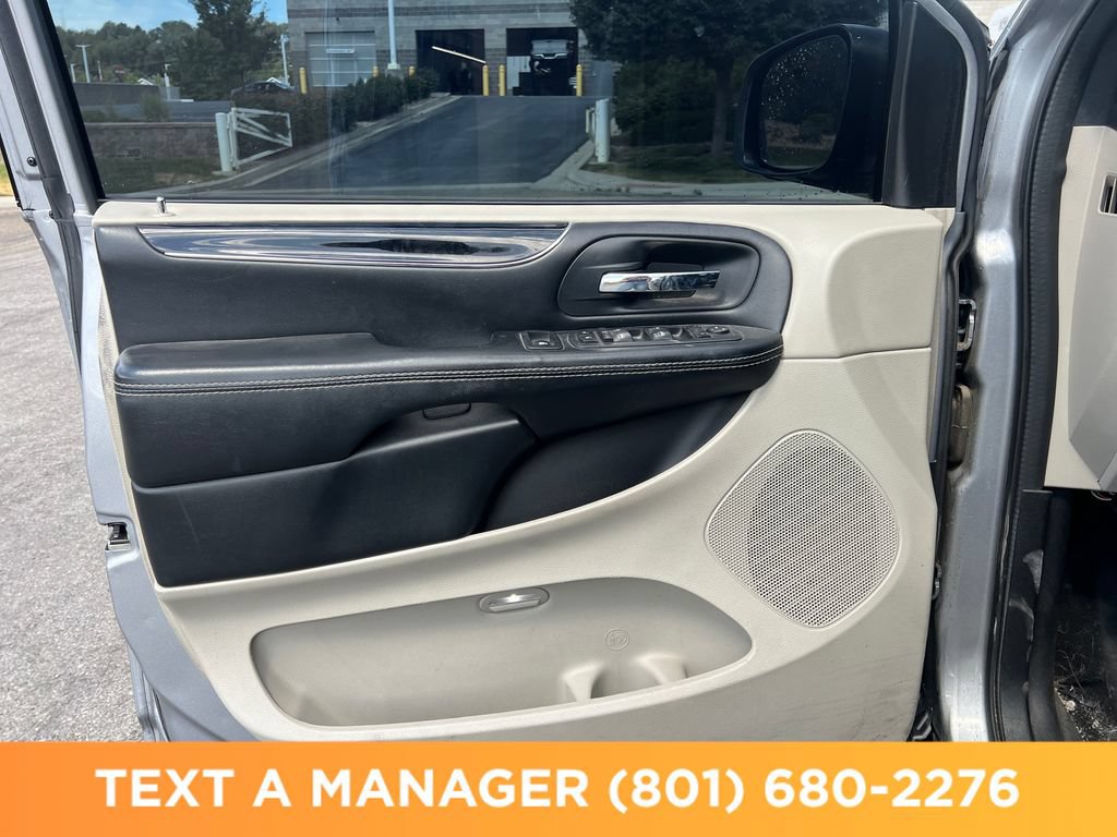 Used 2020 Dodge Grand Caravan SXT FWD image 12