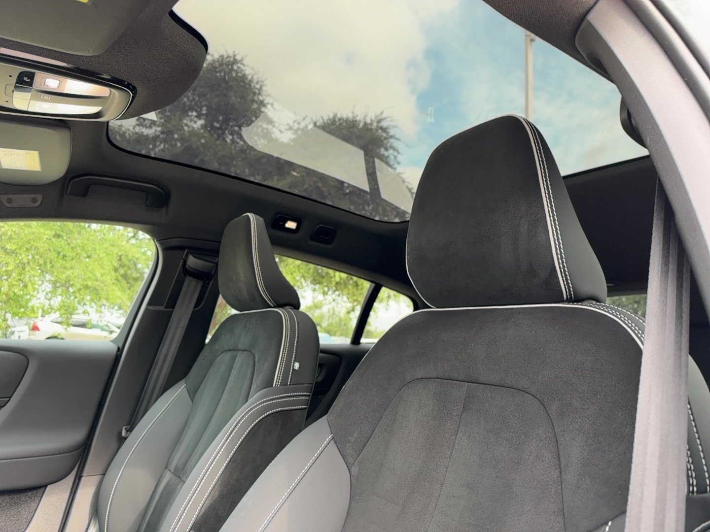 Certified 2023 Volvo C40 P8 Recharge Plus w/ Climate Package AWD/4WD image 14