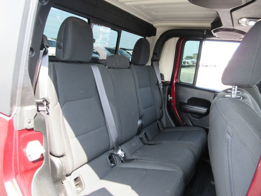 Used 2021 Jeep Gladiator Sport AWD/4WD image 22