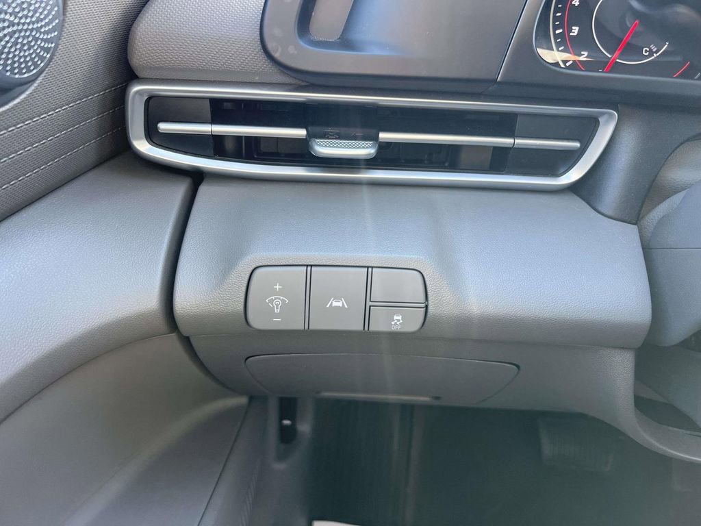 Certified 2023 Hyundai Elantra SEL w/ Preferred Accessory Package image 20