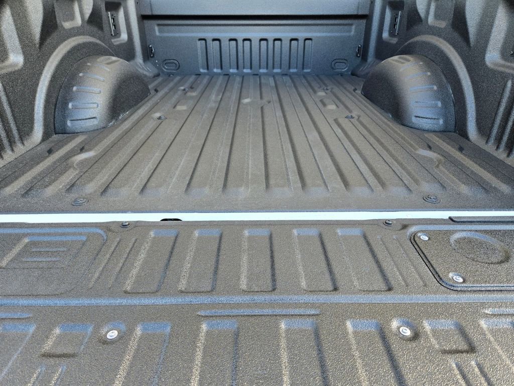 Used 2025 Ford F250 Lariat w/ Chrome Package image 32