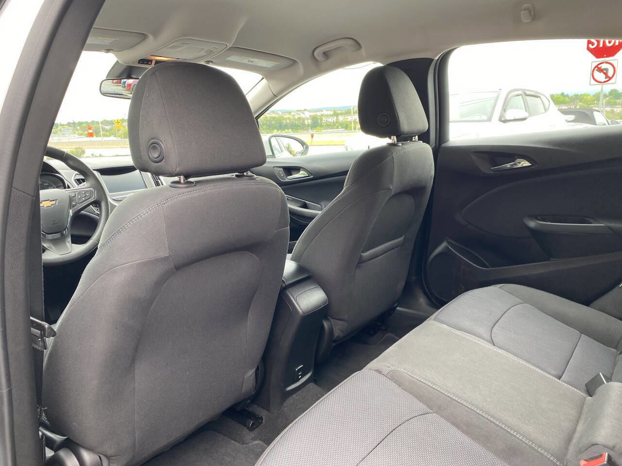 Used 2018 Chevrolet Cruze LT FWD image 14