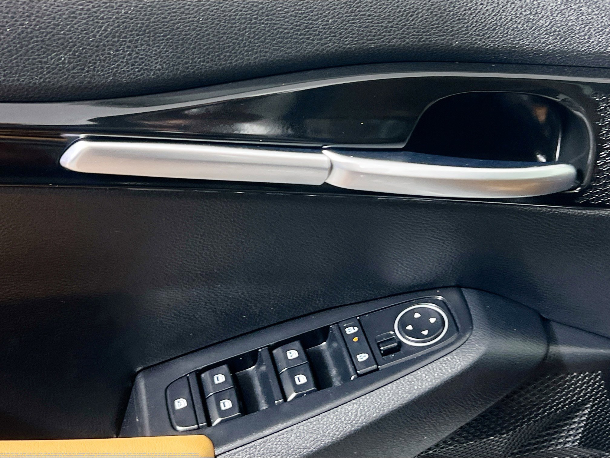 Used 2024 Kia Seltos EX image 16