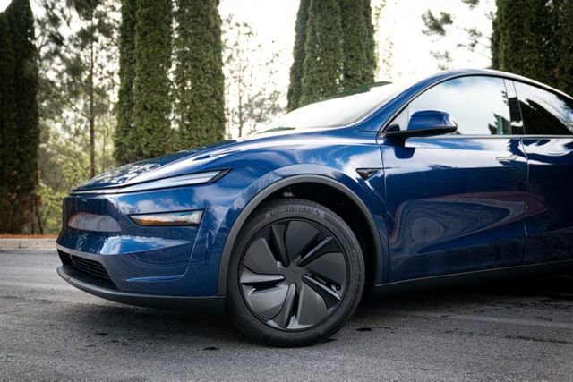 Used 2026 Tesla Model Y Long Range image 3