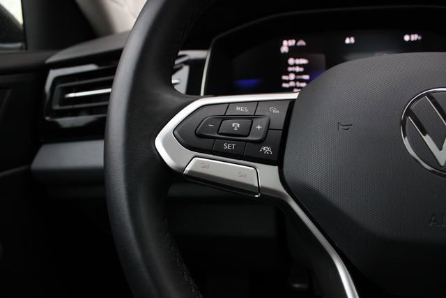 Used 2025 Volkswagen Jetta SE w/ Sunroof Package image 14