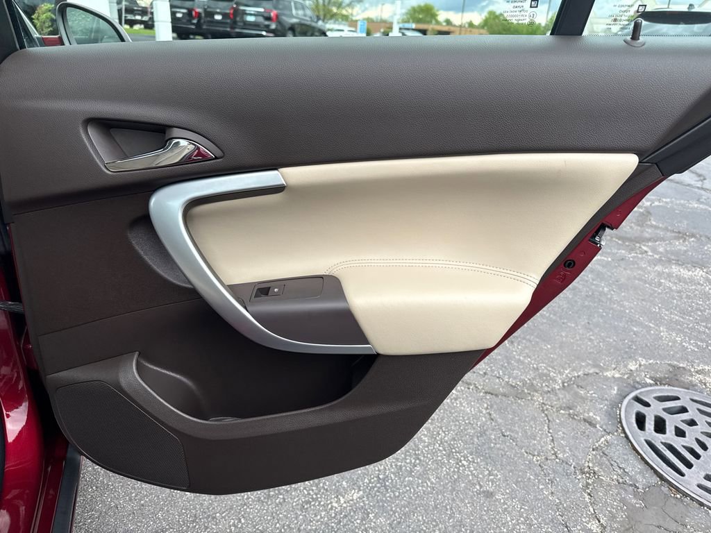 Used 2017 Buick Regal Sport Touring FWD image 34