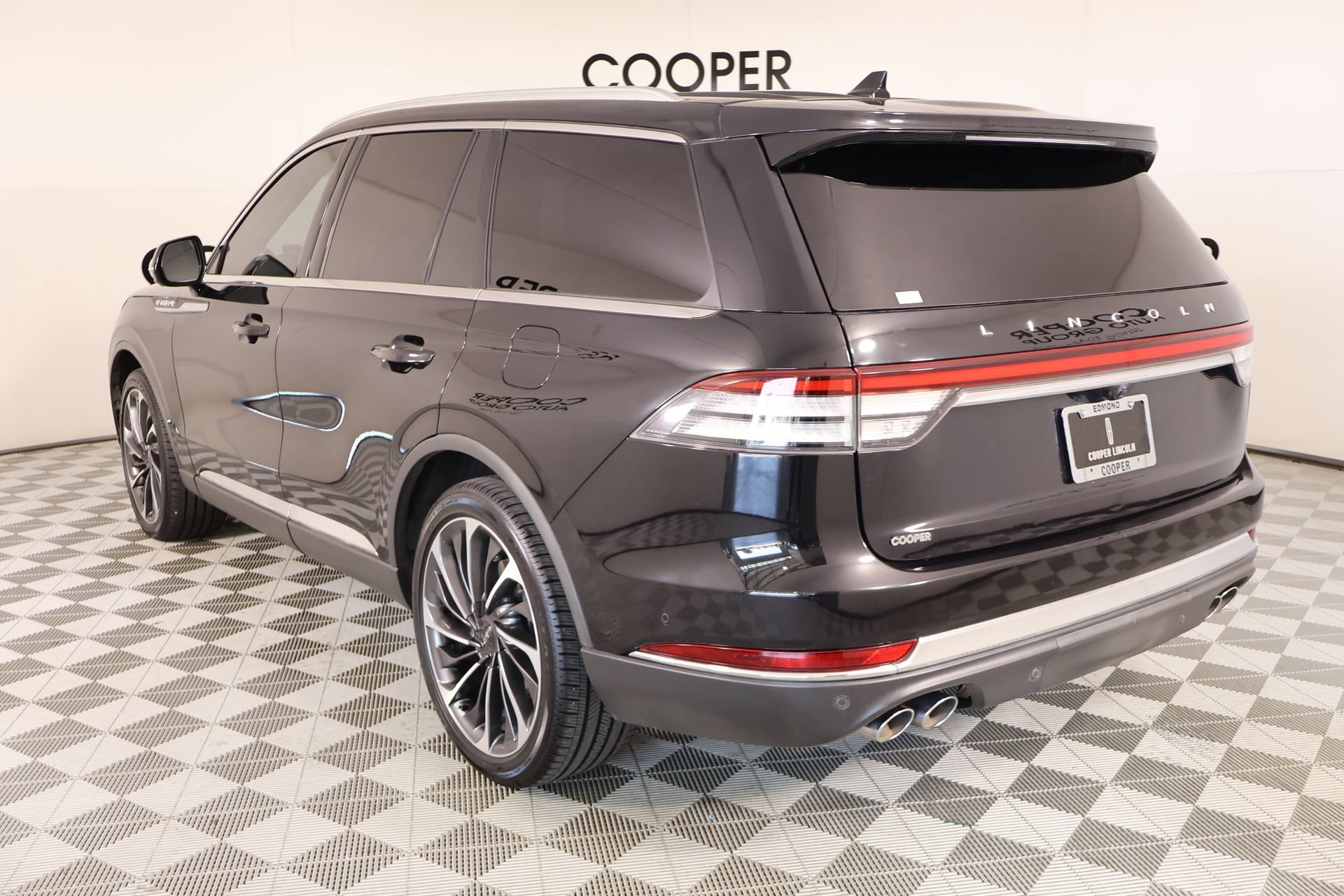 Used 2020 Lincoln Aviator Reserve w/ Equipment Group 202A AWD/4WD image 25