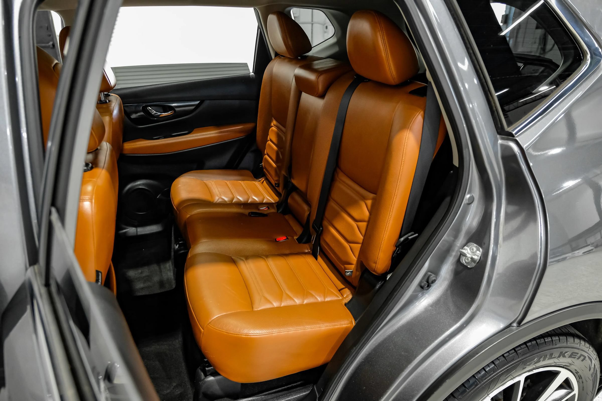Used 2018 Nissan Rogue SL w/ Premium Package FWD image 48