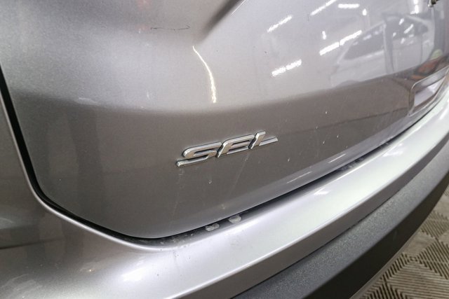 Used 2024 Ford Edge SEL w/ Convenience Package image 9