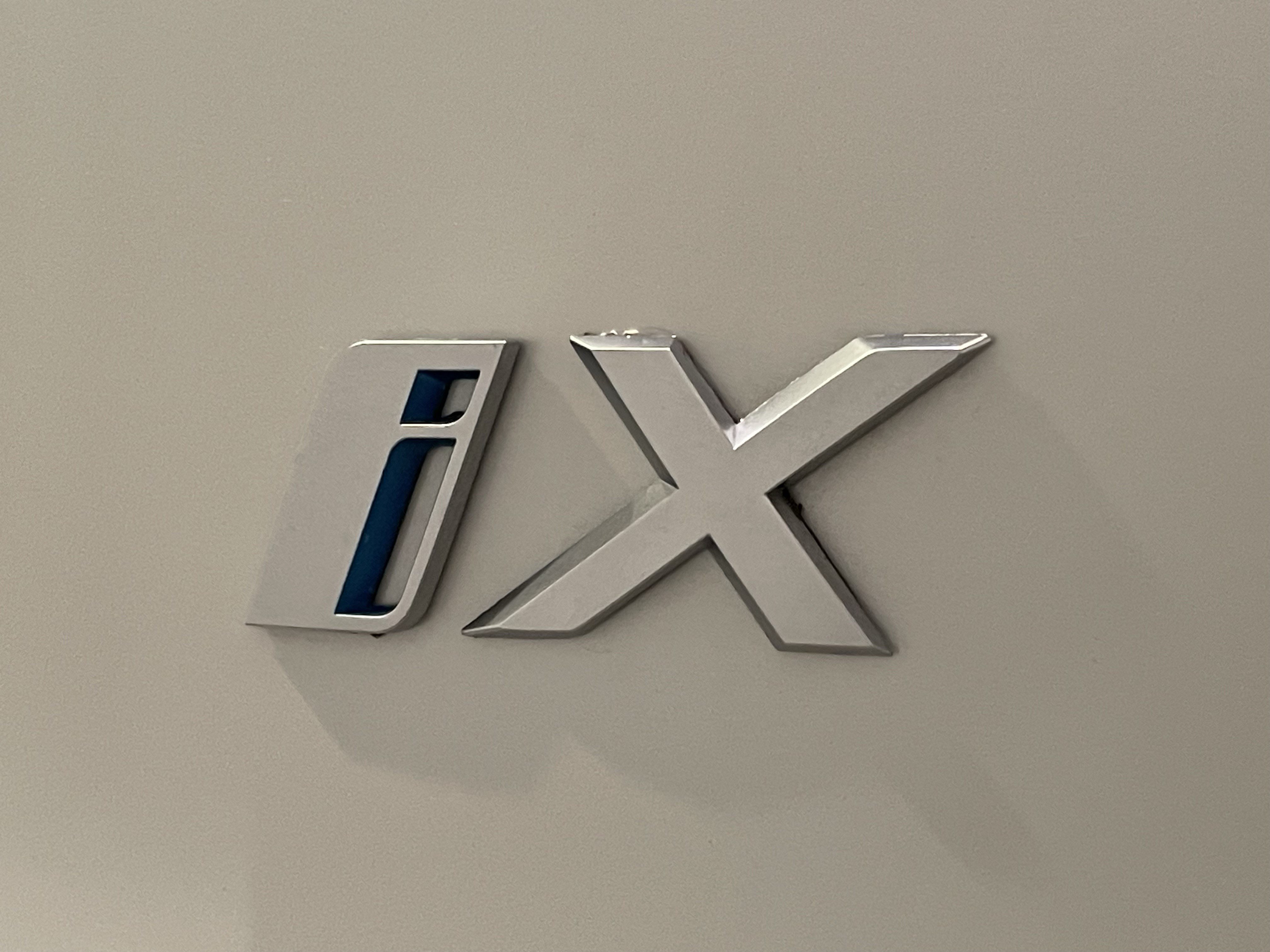Used 2024 BMW iX xDrive50 w/ Sport Package AWD/4WD image 24