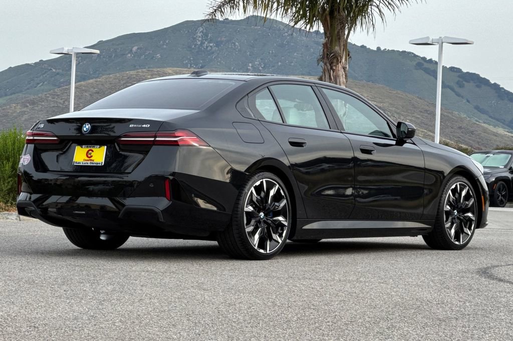 Used 2024 BMW i5 eDrive40i w/ M Sport Package image 3
