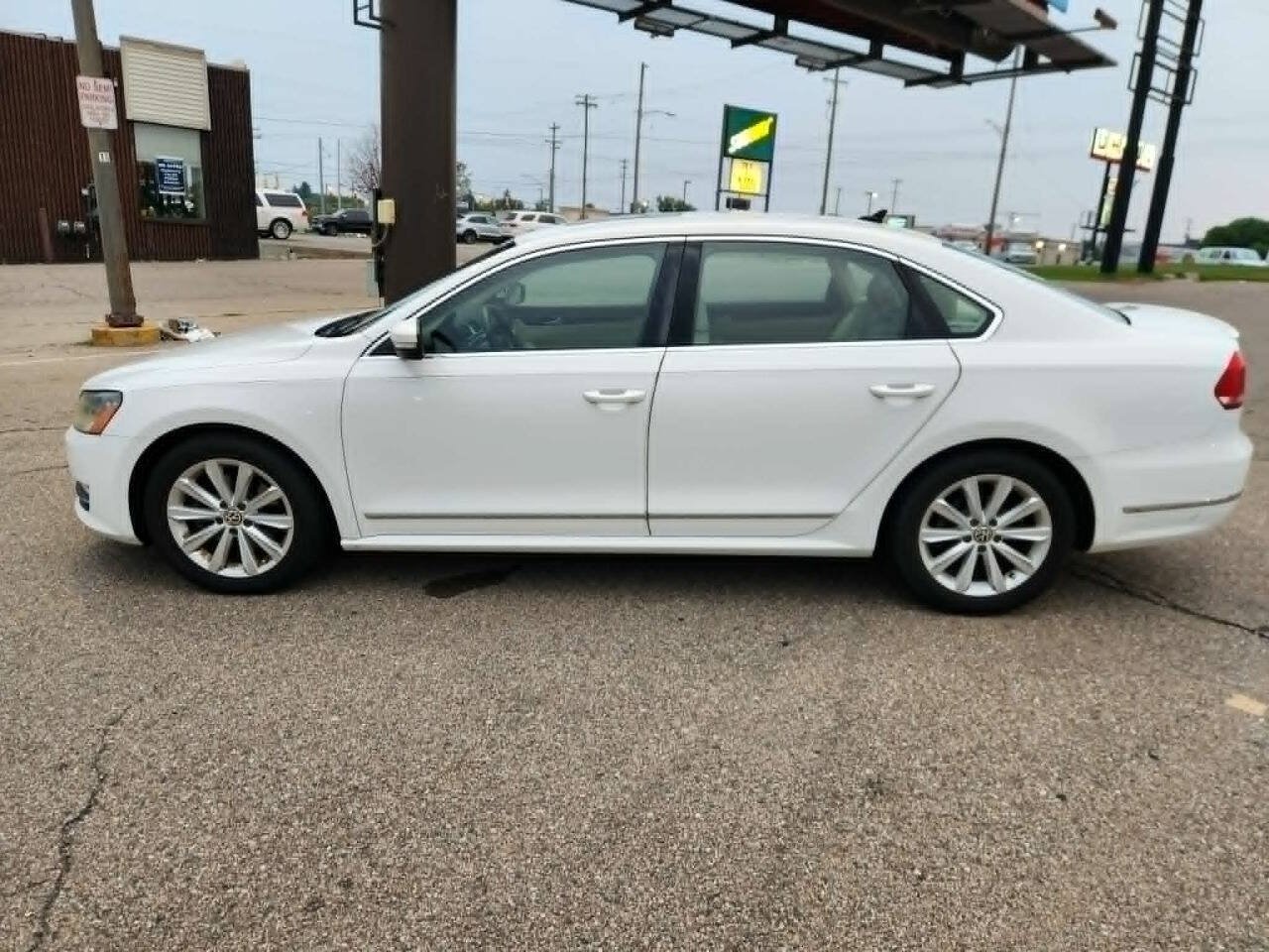 Used 2013 Volkswagen Passat 2.5 SEL Premium FWD image 7