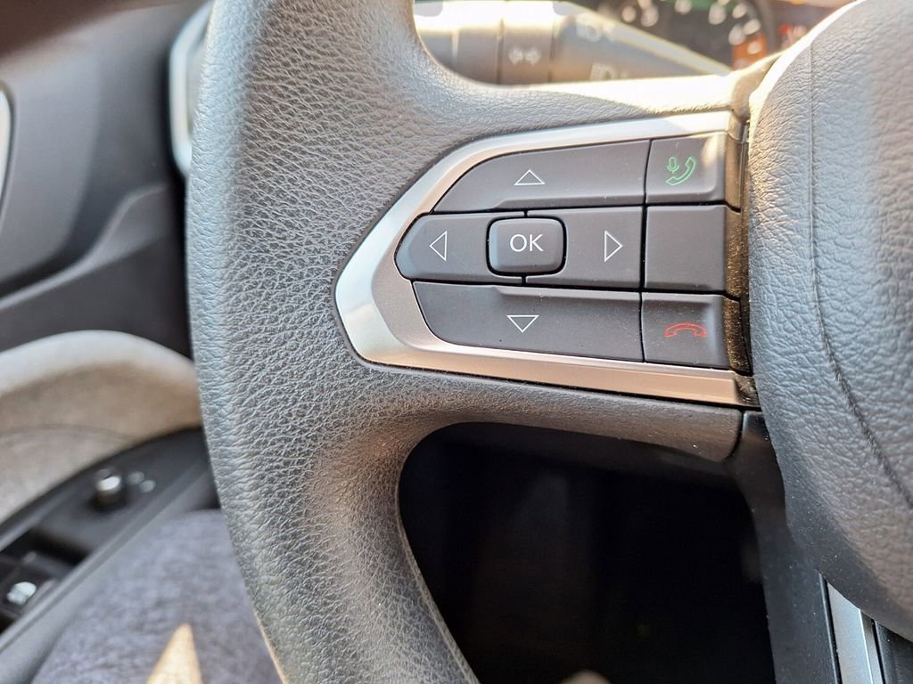 Used 2023 Jeep Compass Sport image 11