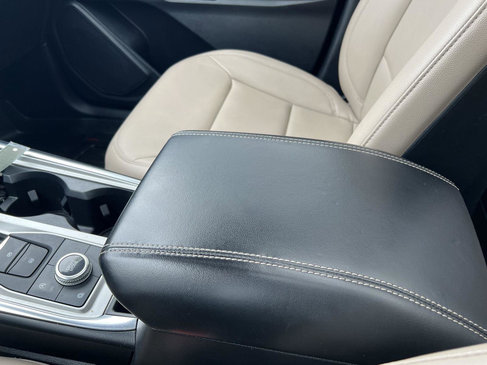 Used 2020 Ford Explorer XLT w/ Equipment Group 202A AWD/4WD image 36