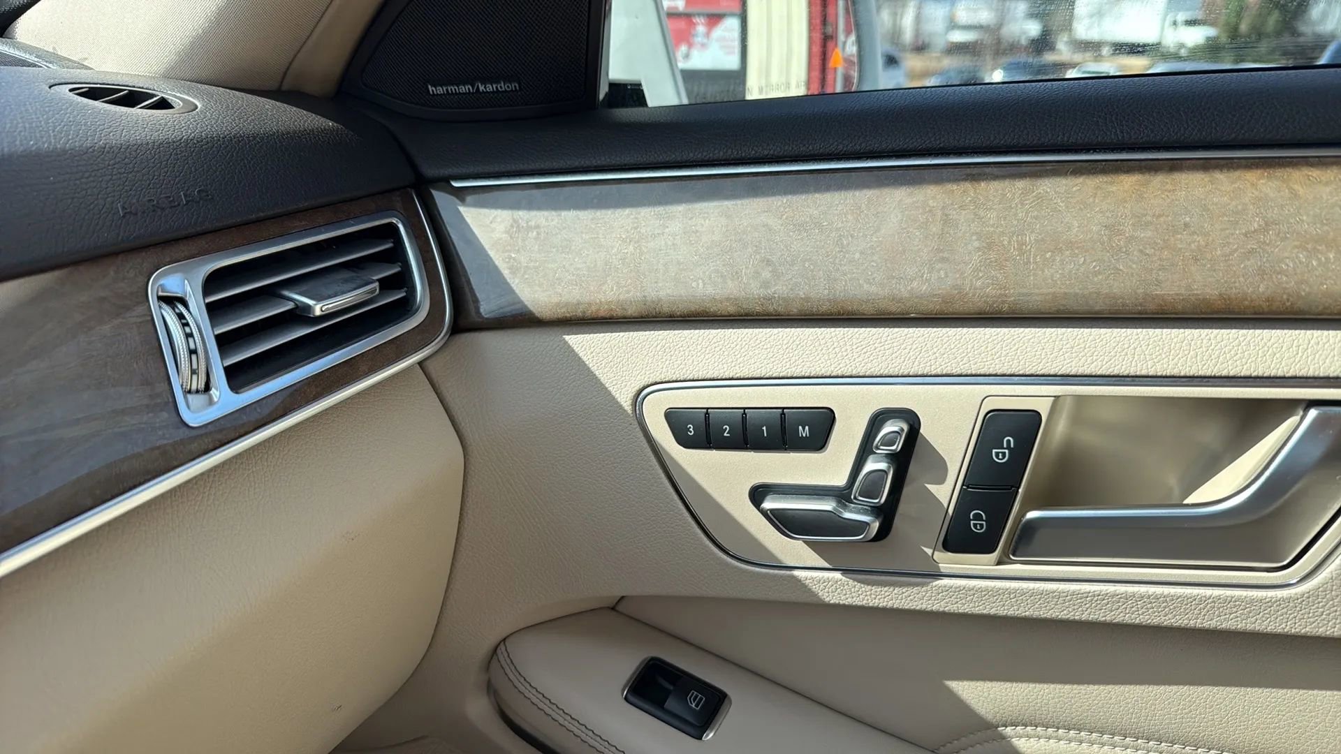 Used 2014 Mercedes-Benz E 350 4MATIC Sedan image 42