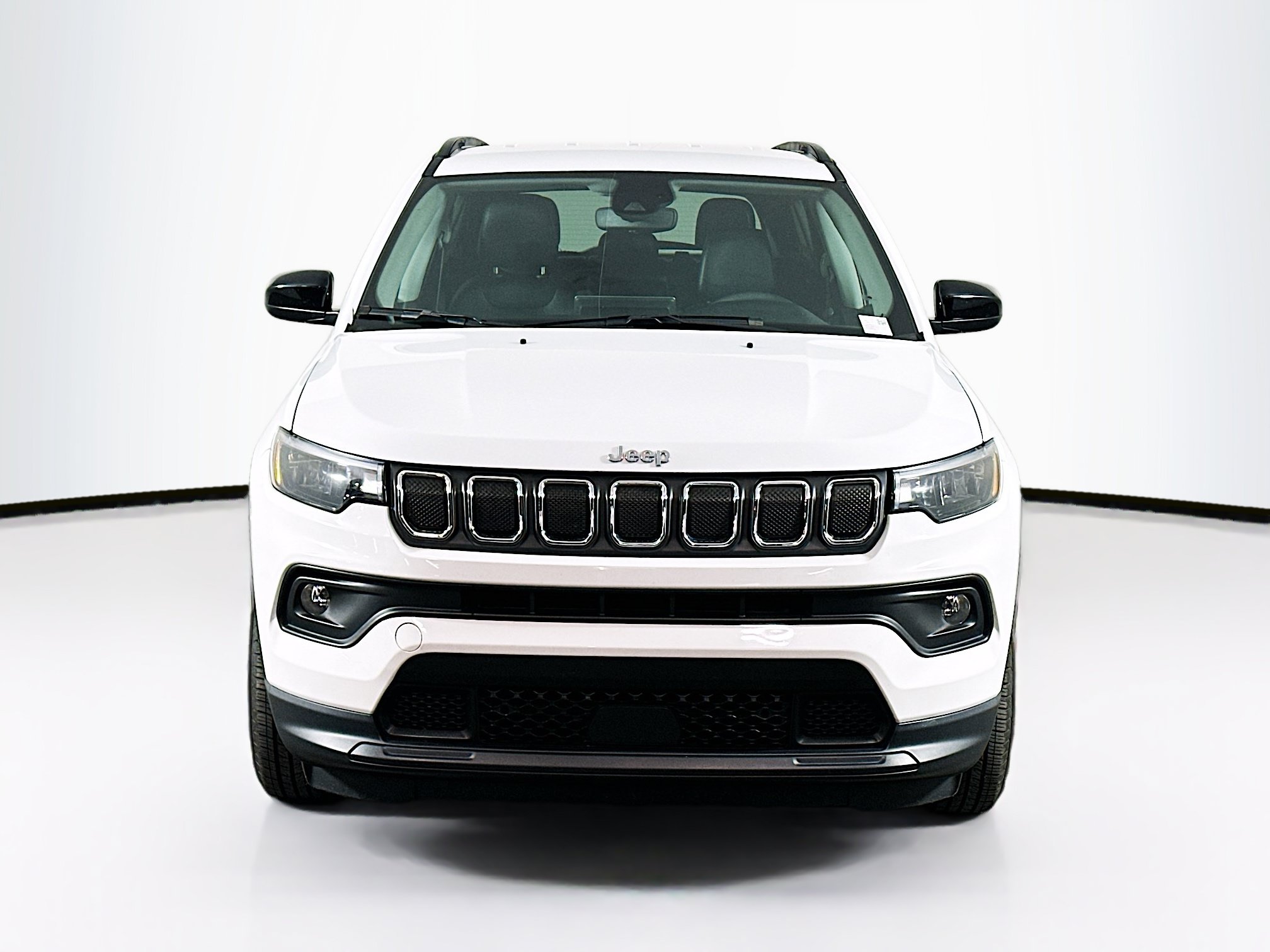 Used 2022 Jeep Compass Latitude FWD image 2
