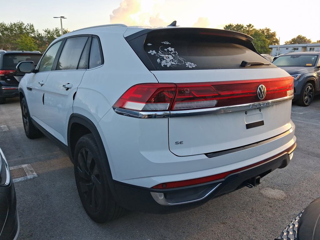 Used 2024 Volkswagen Atlas Cross Sport SE image 9