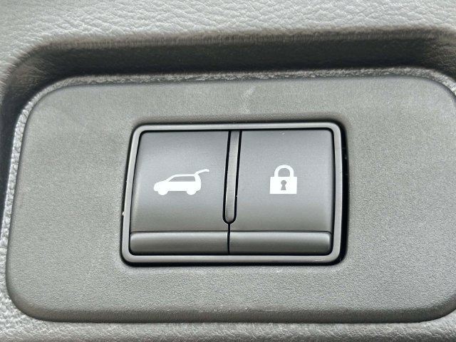 Used 2023 Nissan Rogue SL AWD/4WD image 14