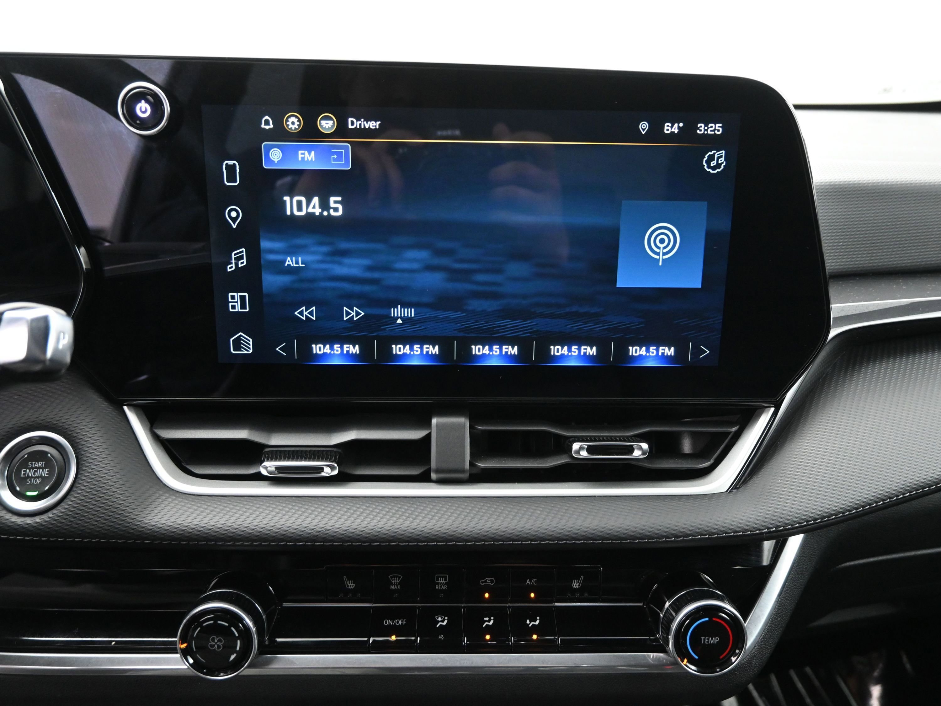 Used 2025 Chevrolet Equinox LT image 15