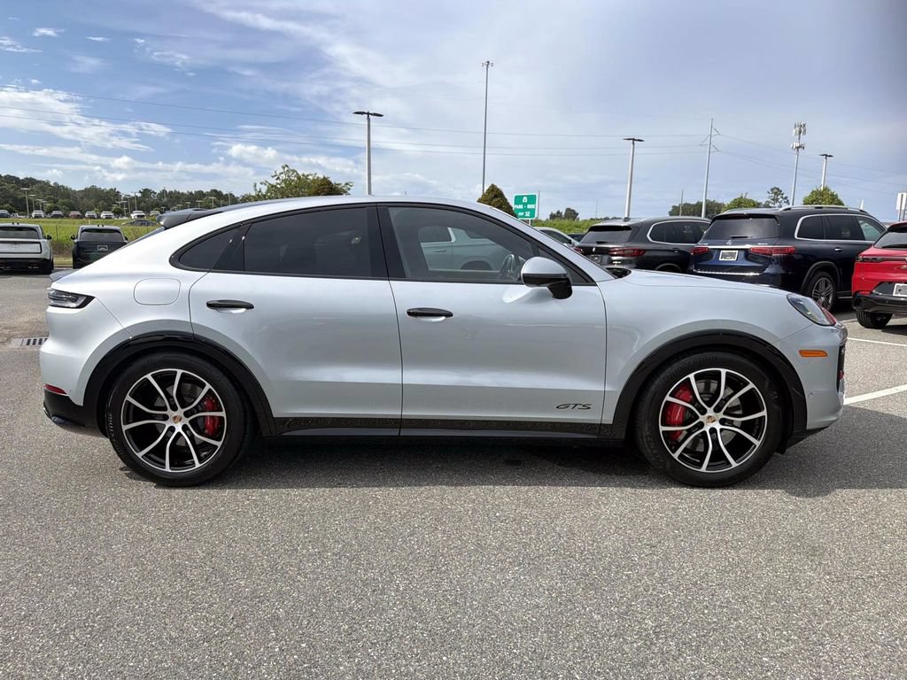 Used 2025 Porsche Cayenne GTS AWD/4WD image 6