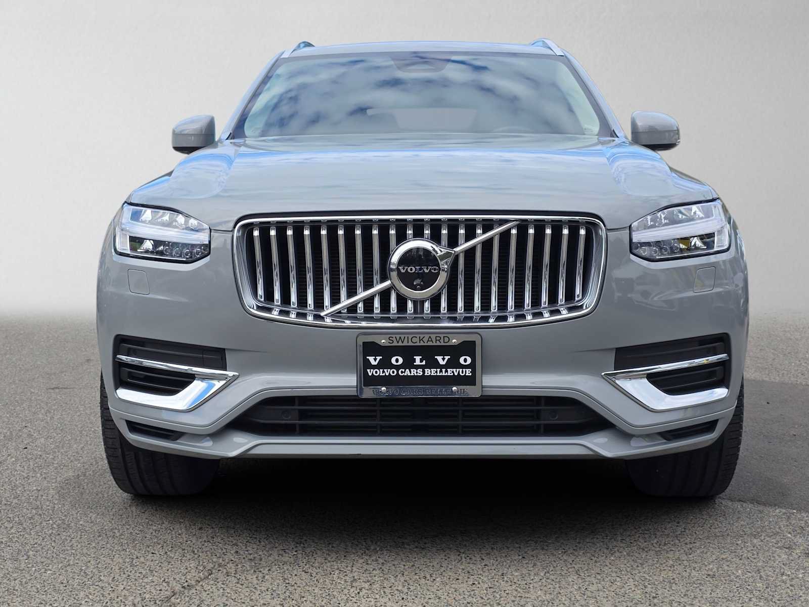 Used 2024 Volvo XC90 T8 Plus w/ Protection Package Premier AWD/4WD image 9