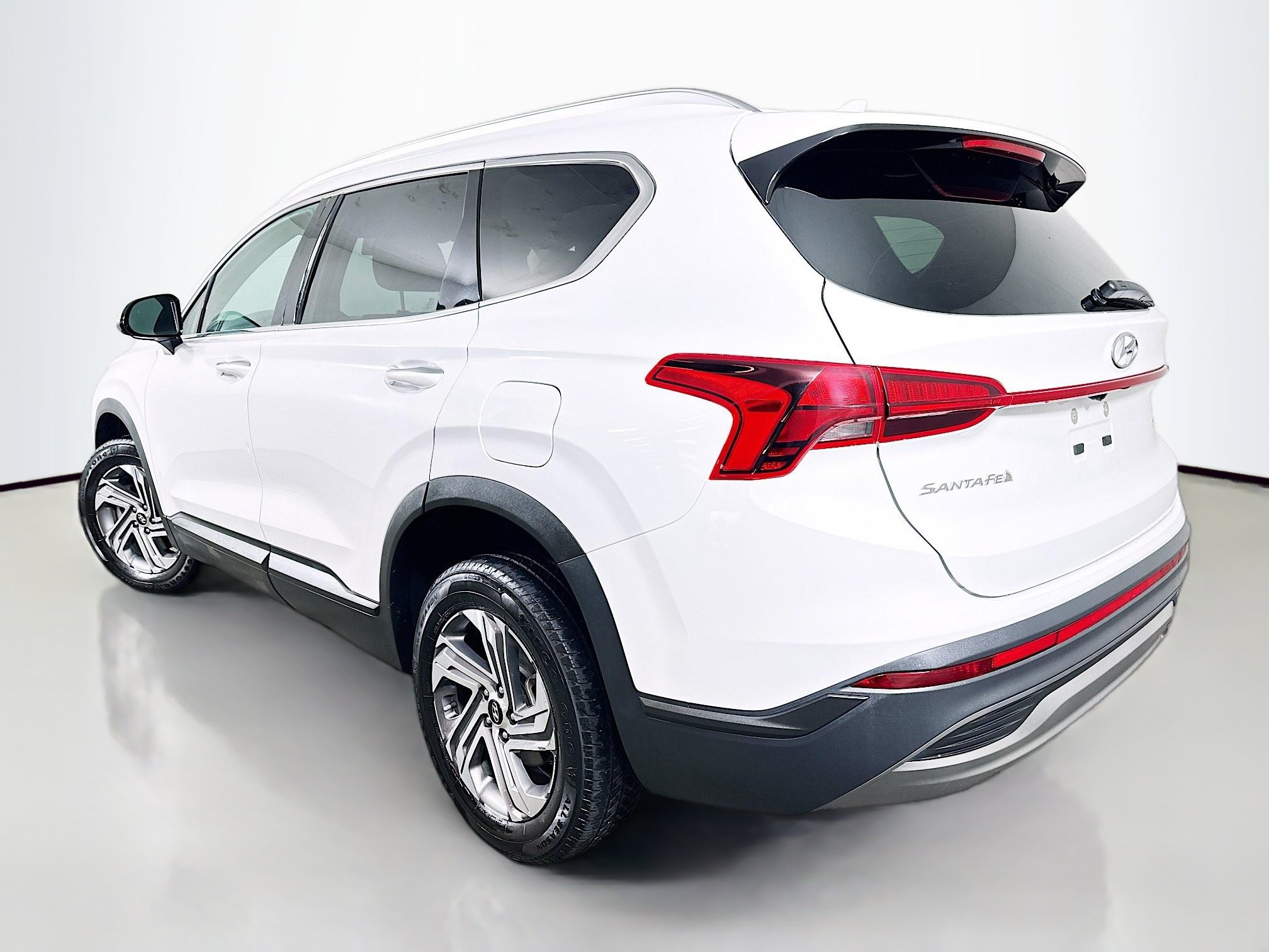Certified 2023 Hyundai Santa Fe SEL AWD/4WD image 5
