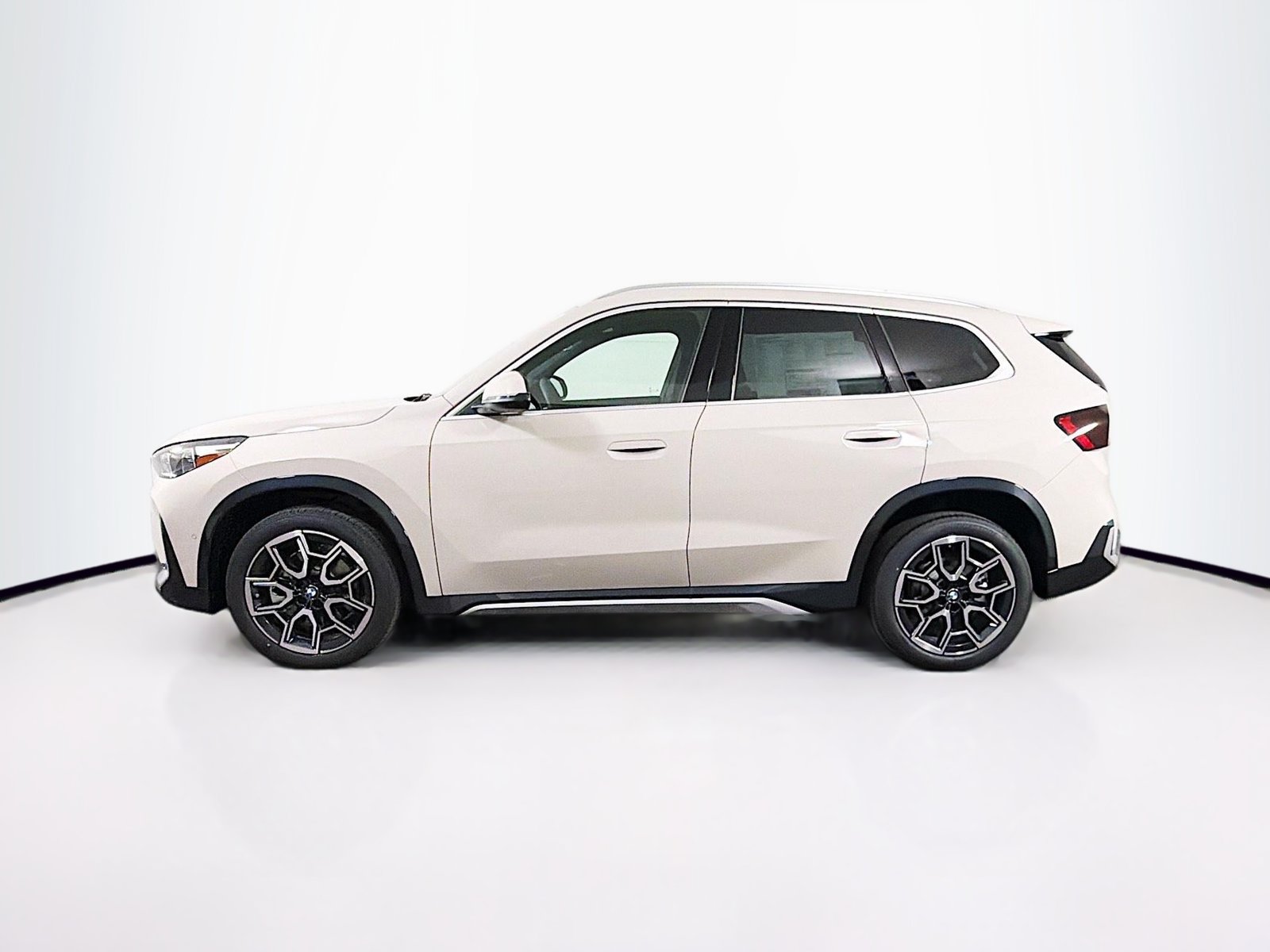 New 2026 BMW X1 xDrive28i w/ Convenience Package AWD/4WD image 4