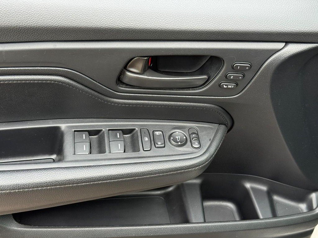 Used 2024 Honda Odyssey EX-L image 17