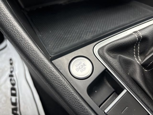 Certified 2024 Volkswagen Jetta SE FWD image 24