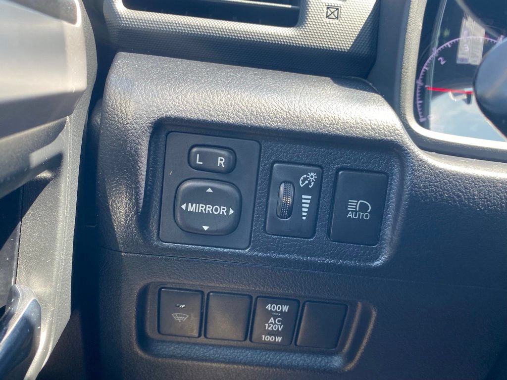 Used 2021 Toyota 4Runner SR5 AWD/4WD image 24