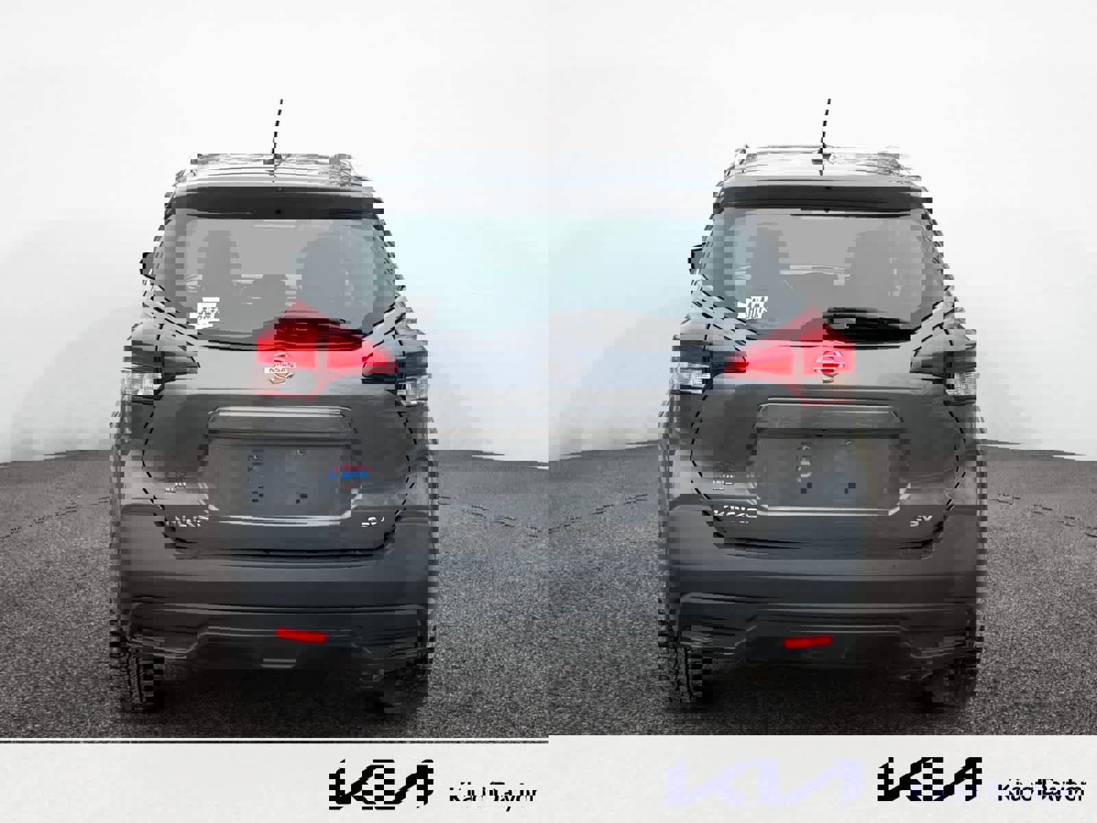 Used 2019 Nissan Kicks SV image 4