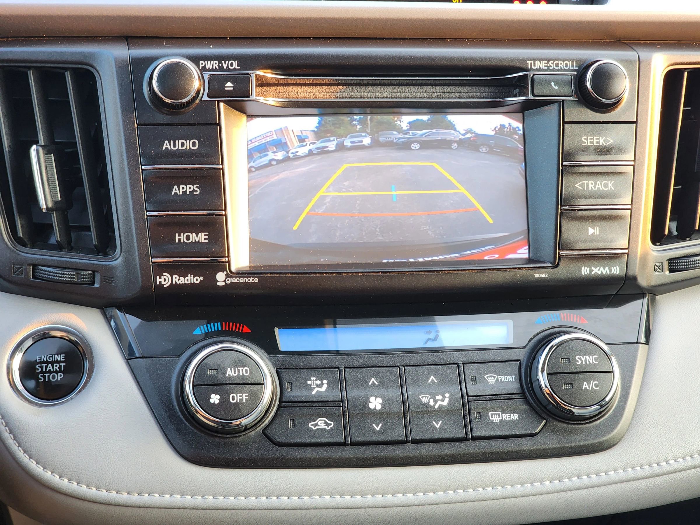 Used 2018 Toyota RAV4 XLE image 18