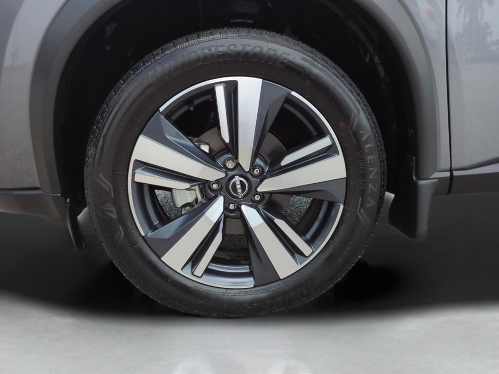 Certified 2024 Nissan Rogue SL FWD image 28