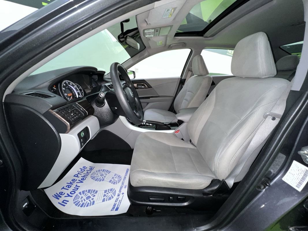 Used 2017 Honda Accord EX image 16