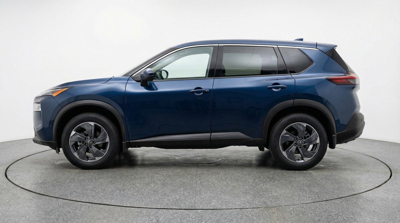 Used 2025 Nissan Rogue SV image 5