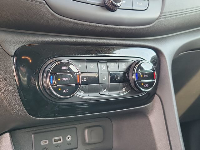 Used 2023 Buick Encore GX Select FWD image 19