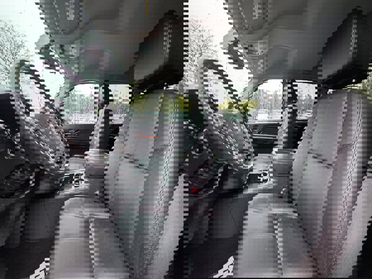 Used 2009 GMC Sierra 1500 SLT w/ Skid Plate Package image 17