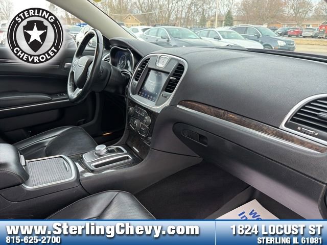 Used 2019 Chrysler 300 Limited image 12
