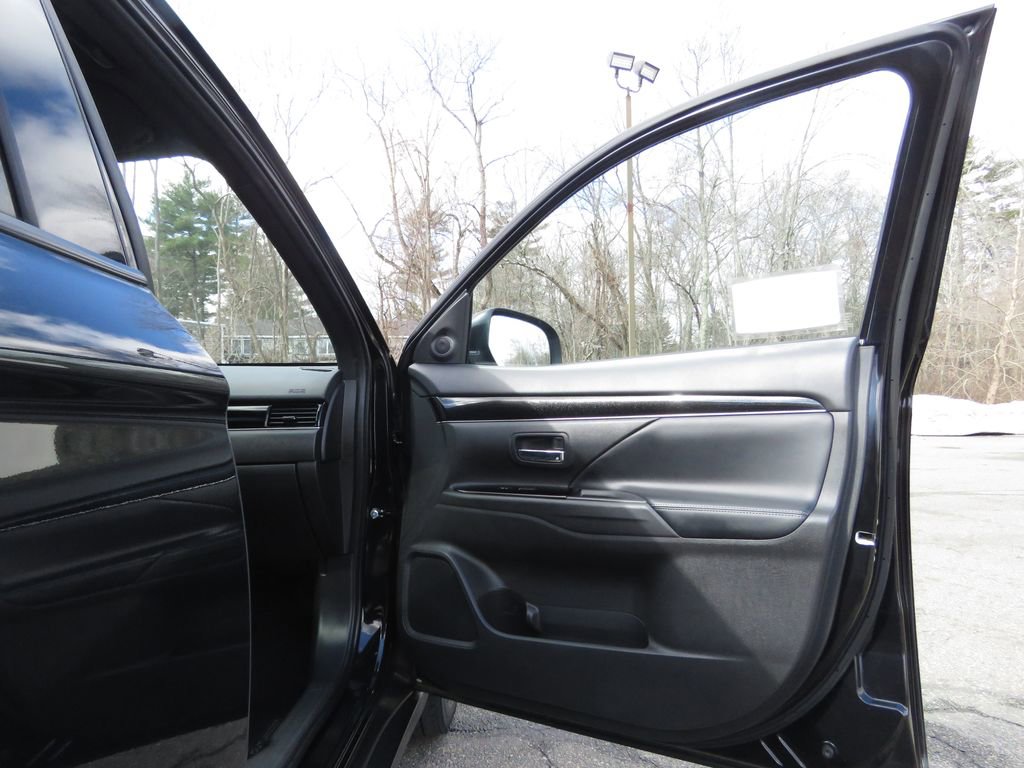 Used 2019 Mitsubishi Outlander SEL image 12