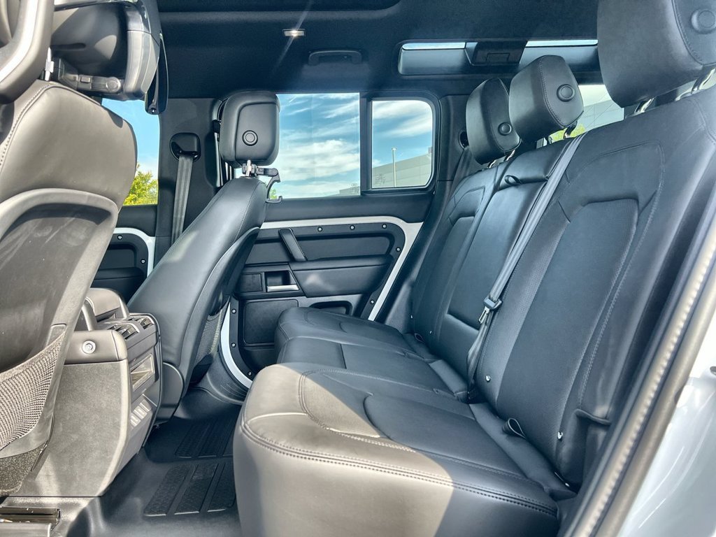New 2026 Land Rover Defender 110 X-Dynamic SE AWD/4WD image 15
