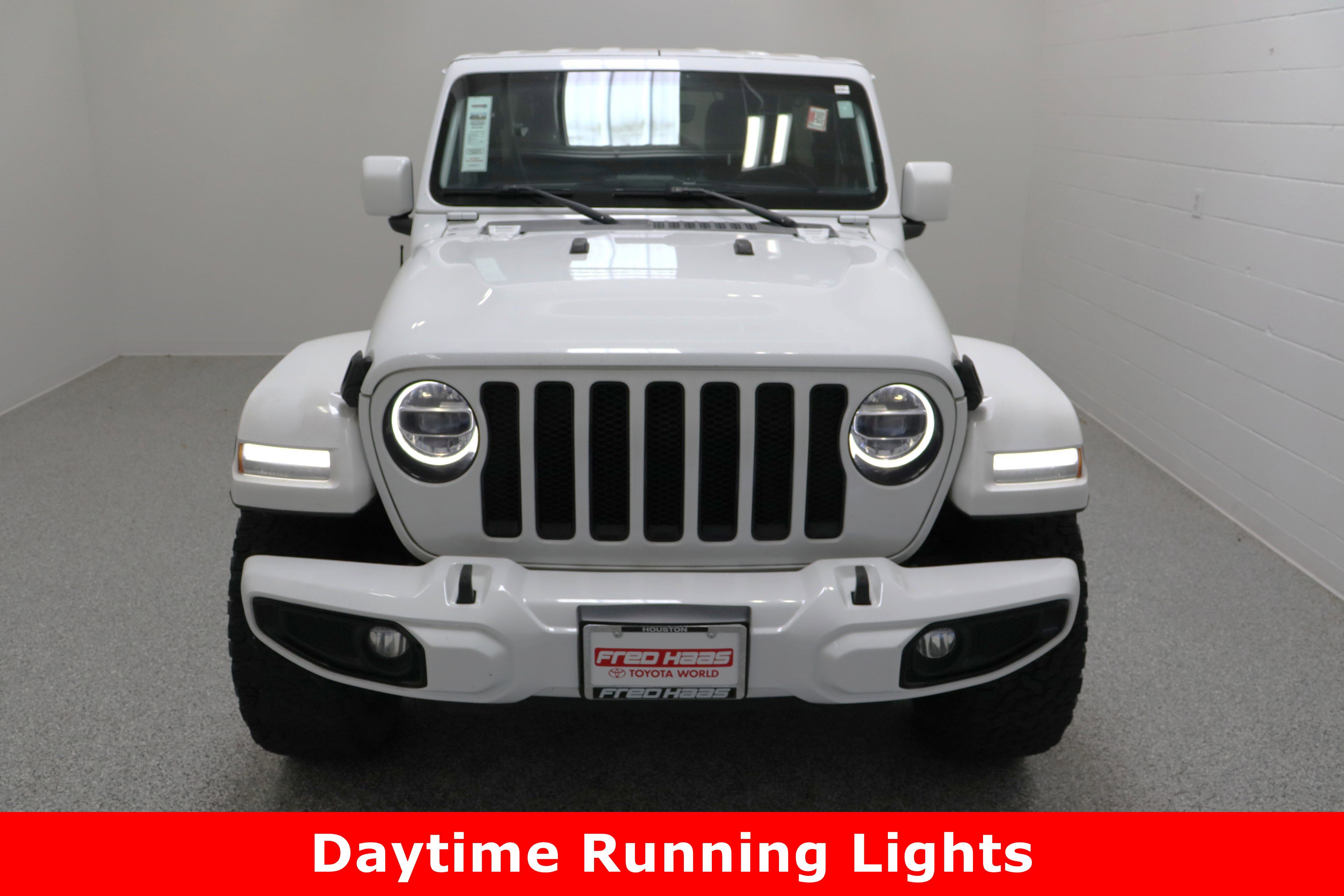Used 2020 Jeep Wrangler Unlimited Sahara image 3