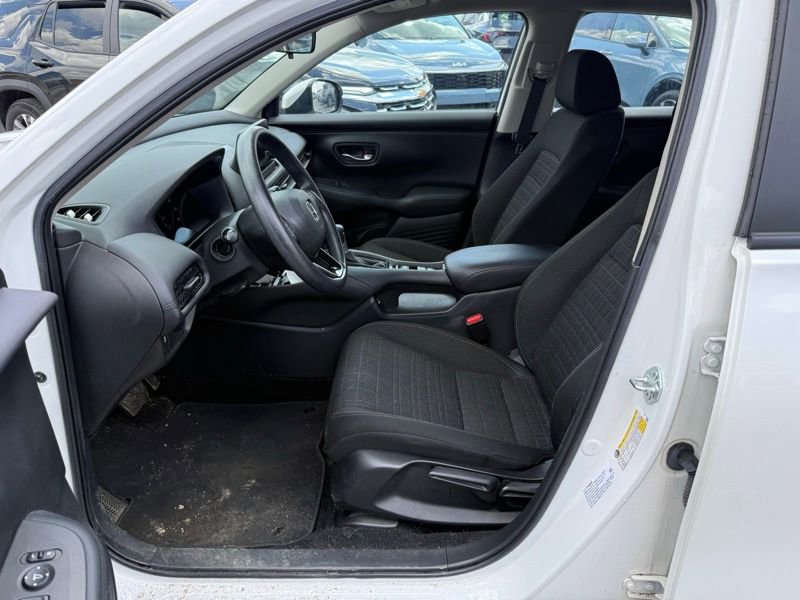 Used 2023 Honda HR-V LX image 8