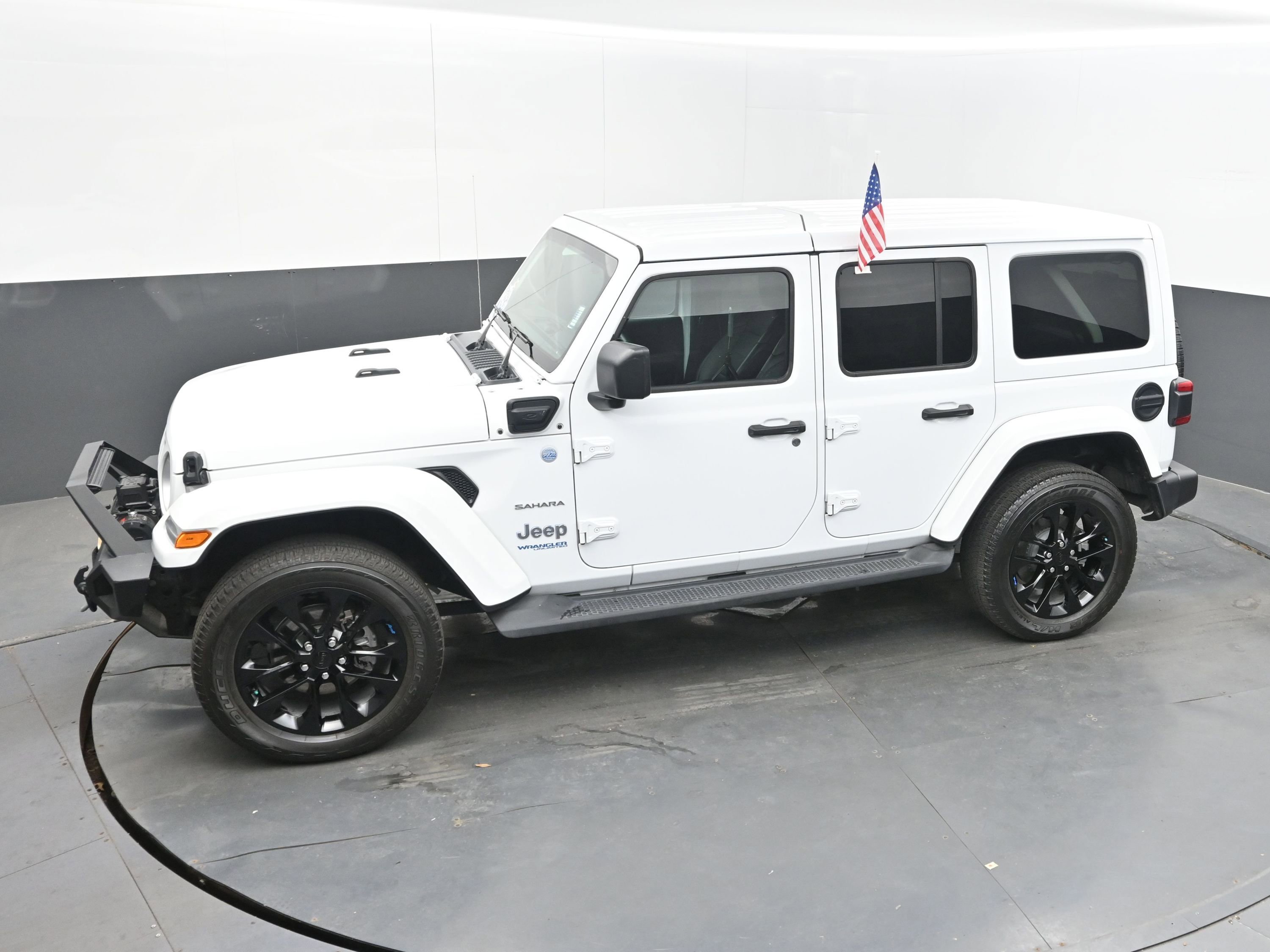 Used 2022 Jeep Wrangler Unlimited Sahara w/ Cold Weather Group AWD/4WD image 34