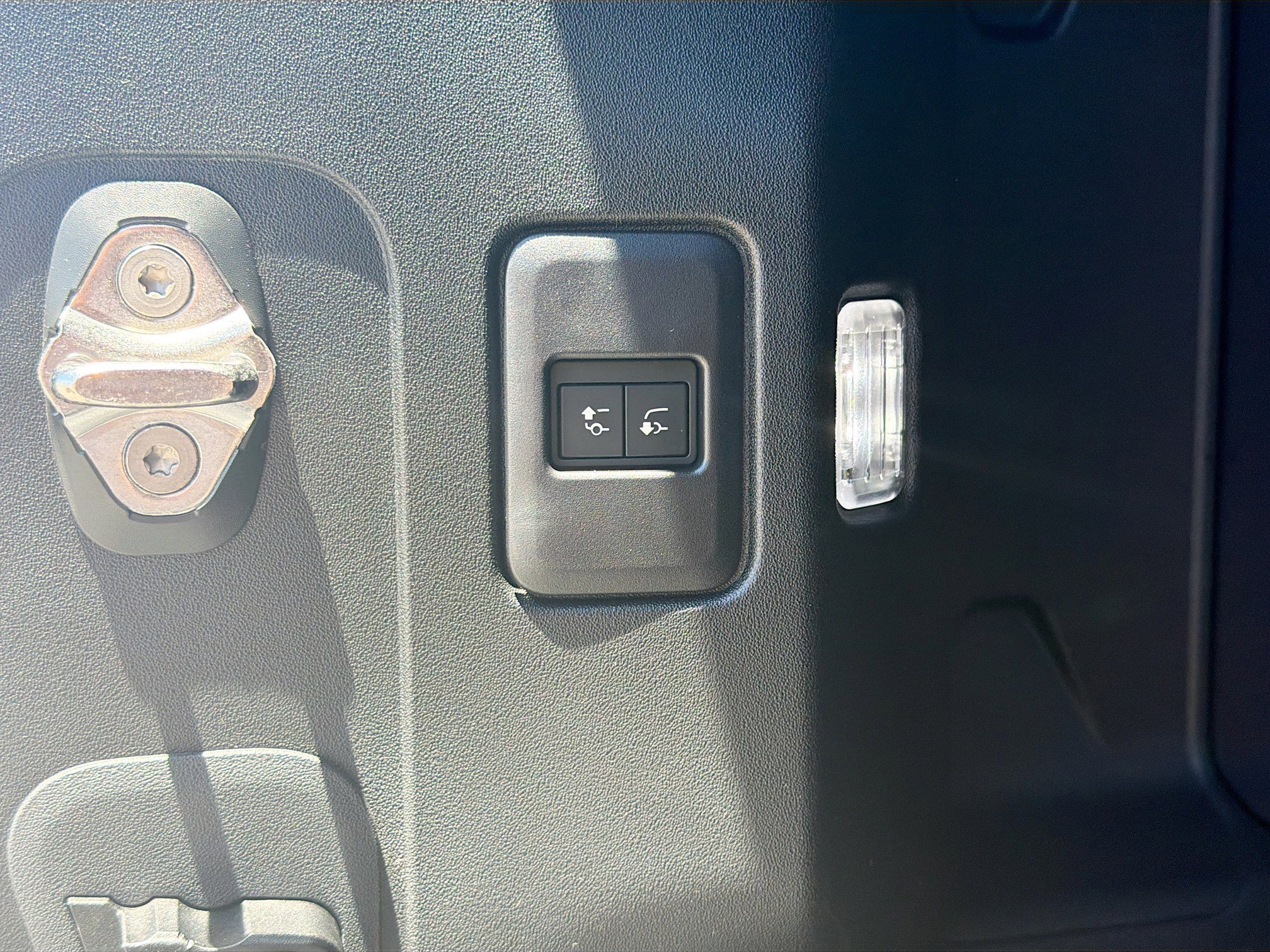 New 2026 Land Rover Defender 110 OCTA AWD/4WD image 44