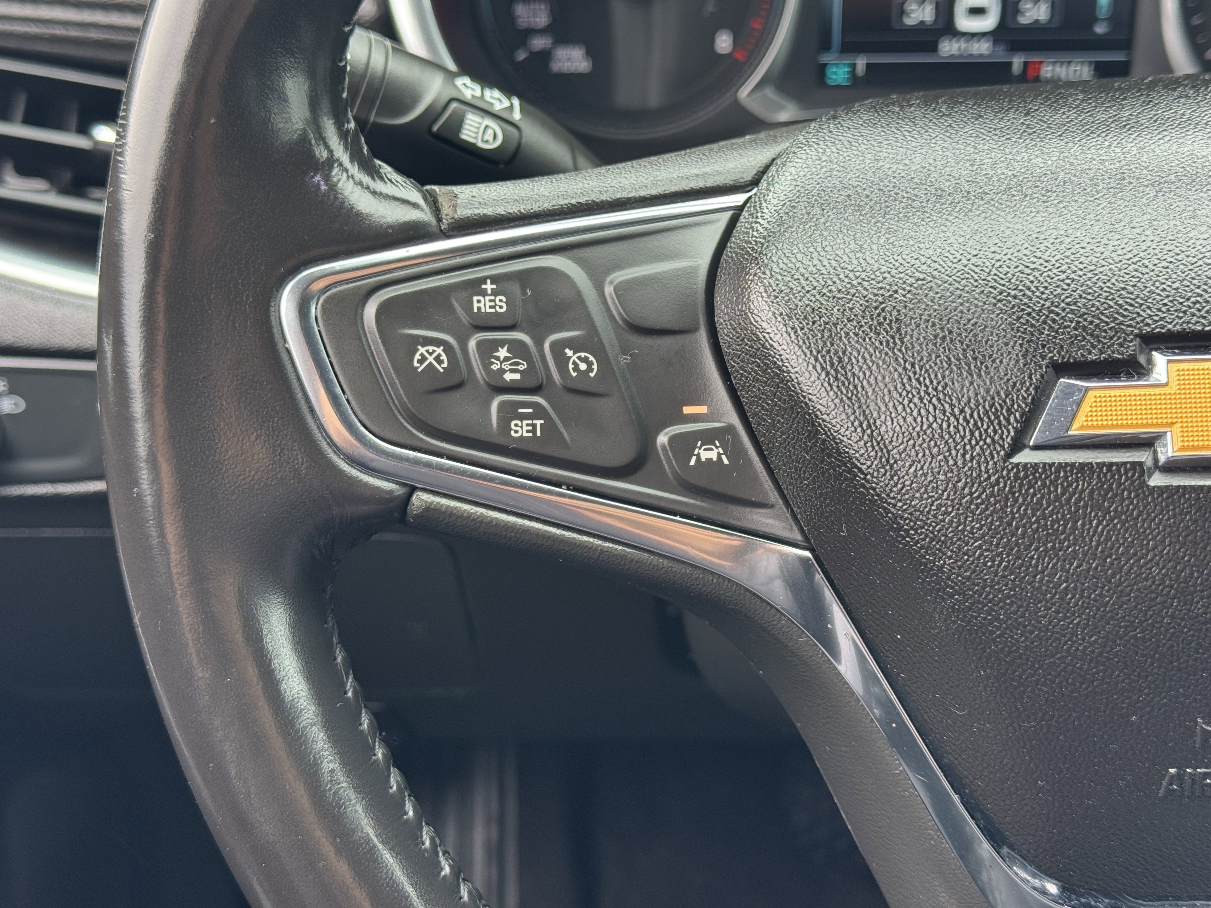 Used 2018 Chevrolet Malibu LT w/ Leather Package FWD image 33