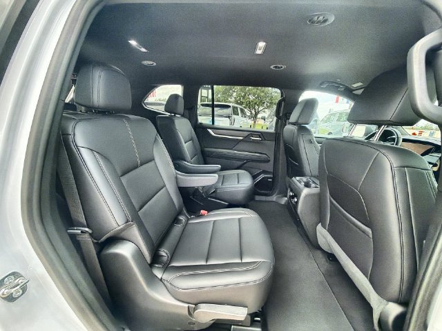 Certified 2026 GMC Acadia Elevation w/ Elevation Premium Package FWD image 26