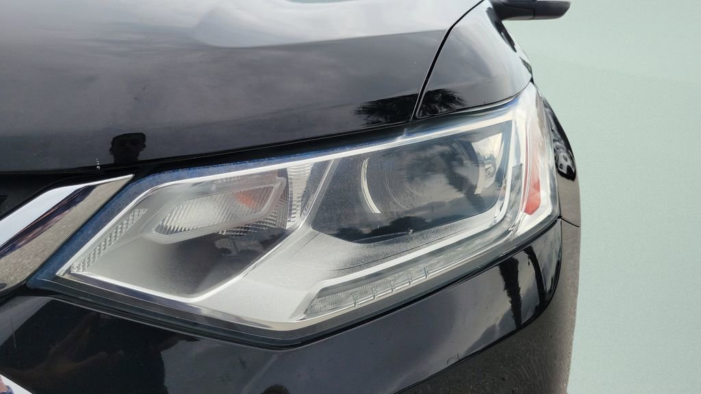 Used 2021 Chevrolet Traverse LT FWD image 29