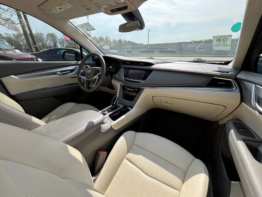 Used 2020 Cadillac XT5 Premium Luxury image 12